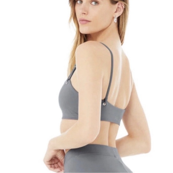 ✨ALO Yoga Thrill Seeker Bra in Steel Blue Size Medium - Picture 3 of 6